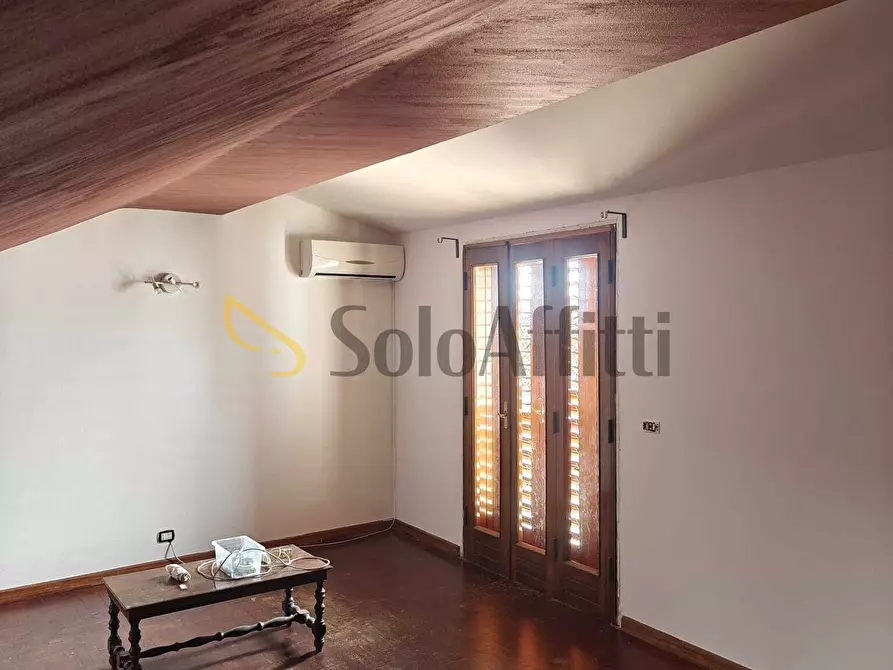 Immagine 11 di Bilocale in affitto  a Viagrande