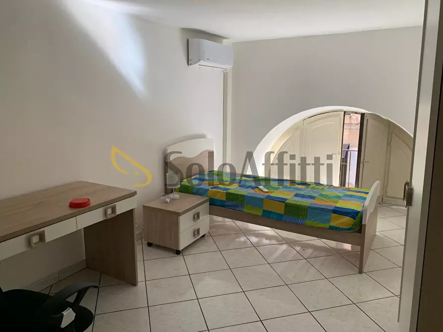 Immagine 2 di Stanza singola in affitto  a Catania