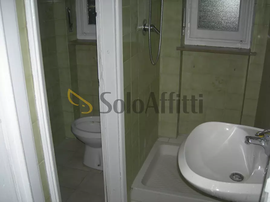 Immagine 9 di Locale commerciale in affitto  in VIA ASUNCION 7 a Torino