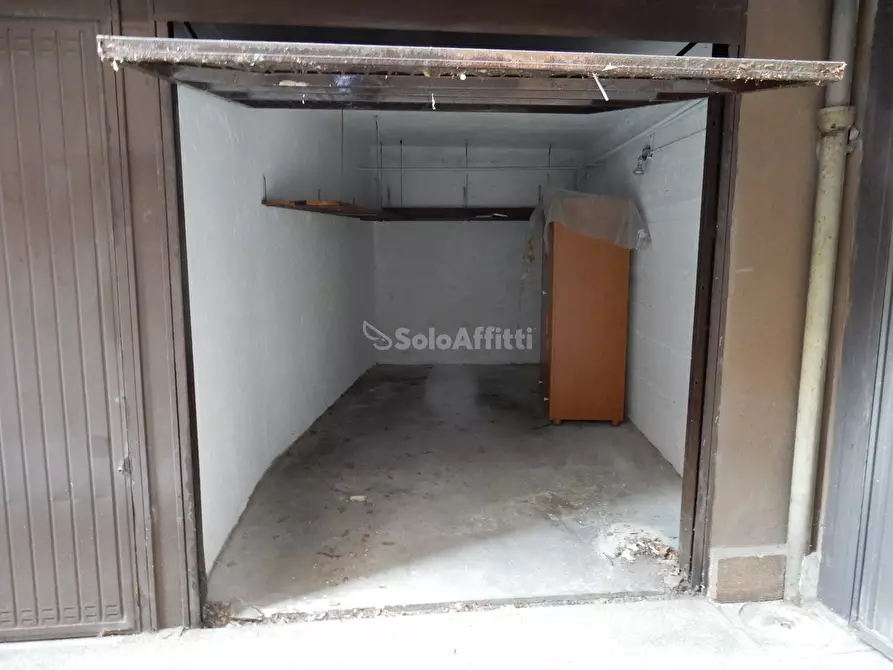 Immagine 1 di Garage in affitto  in Via G. Marconi 20 a Busto Arsizio