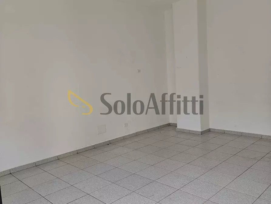 Immagine 5 di Locale commerciale in affitto  in Via Stazzone 146 a Catania