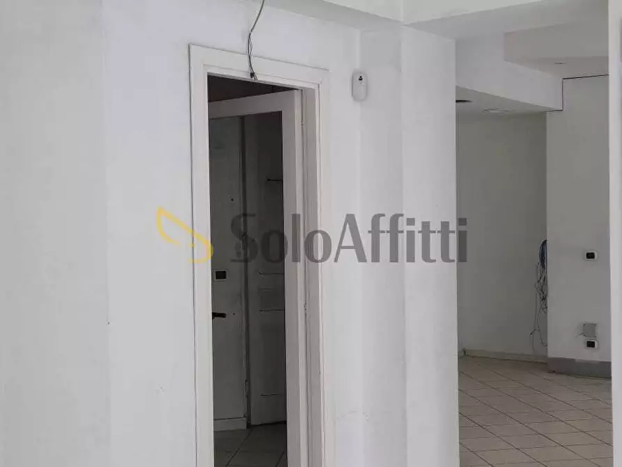 Immagine 5 di Locale commerciale in affitto  in Via Dante Di Nanni 64 a Torino