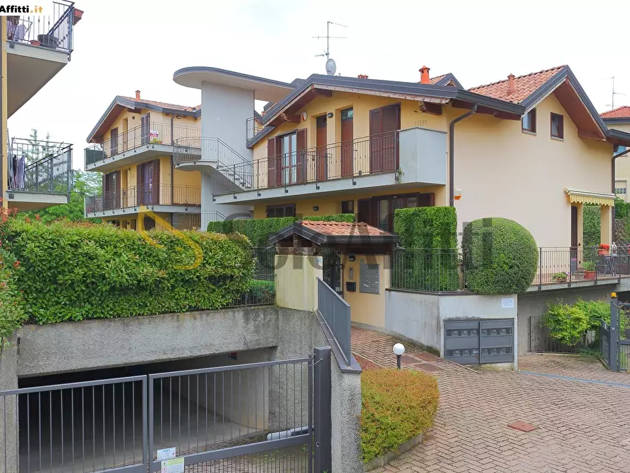 Immagine 16 di Bilocale in affitto  in Via Camillo Benso Conte di Cavour 5 a Besana In Brianza