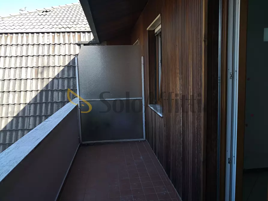 Immagine 18 di Bilocale in affitto  in Via Bainsizza 87 a Caronno Pertusella