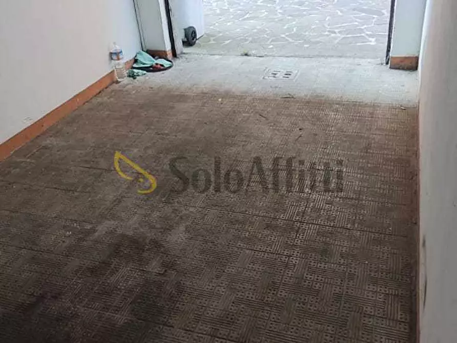 Immagine 9 di Garage in affitto  in Via Fratelli Cervi a Desio