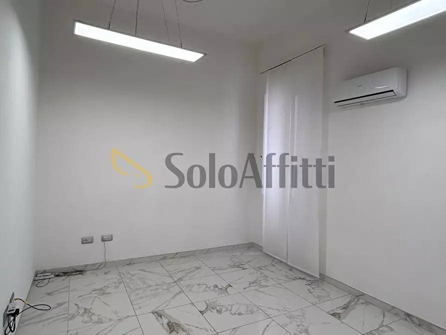 Immagine 3 di Ufficio in affitto  a Cagliari