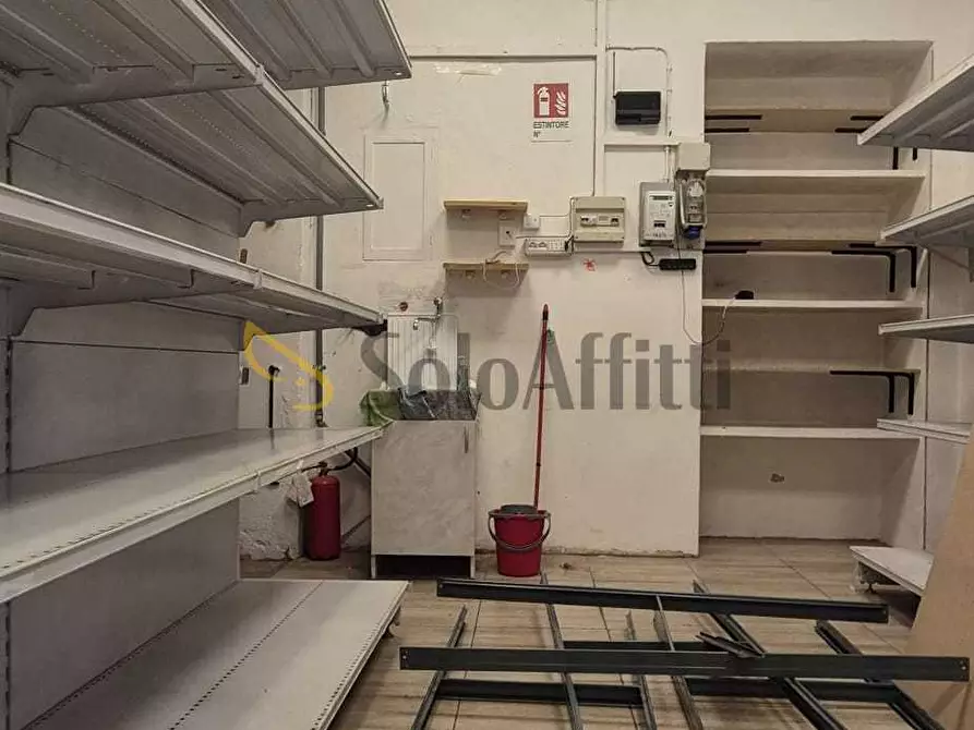 Immagine 31 di Locale commerciale in affitto  in Via Luigi Cibrario 46 bis/A a Torino