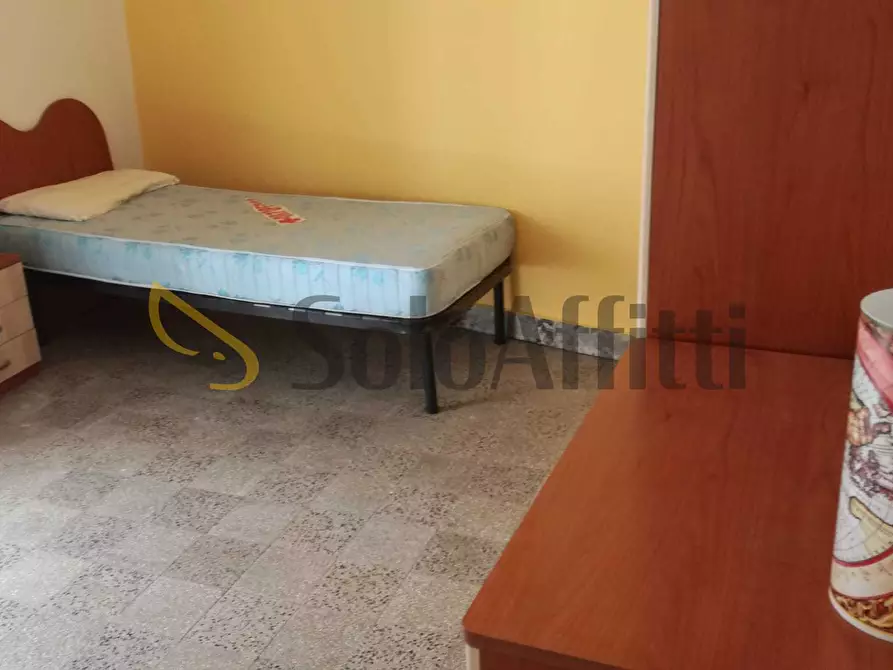 Immagine 7 di Stanza singola in affitto  a Catania