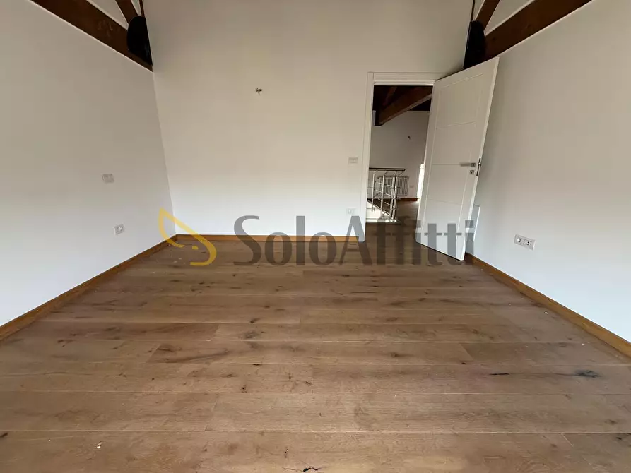 Immagine 23 di Loft/Open space in affitto  in Via dei Giardini Reali a Caserta