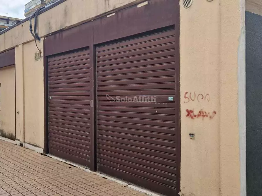 Immagine 11 di Locale commerciale in affitto  a Frosinone