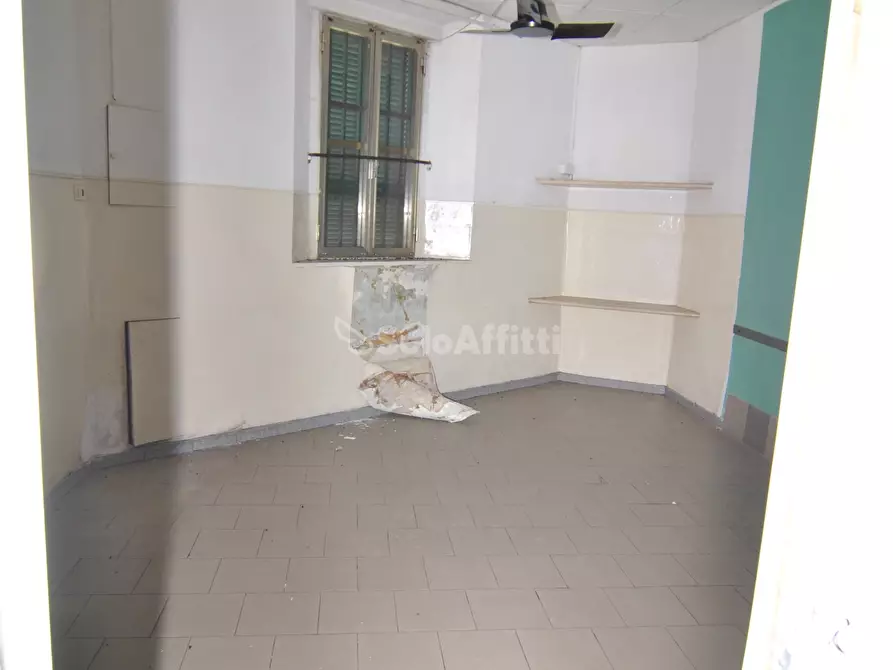 Immagine 7 di Locale commerciale in affitto  a Livorno