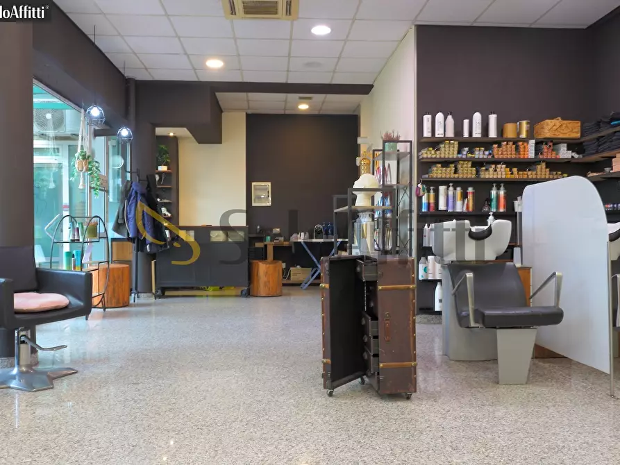 Immagine 3 di Locale commerciale in affitto  in Via G. Garibaldi 184 a Desio