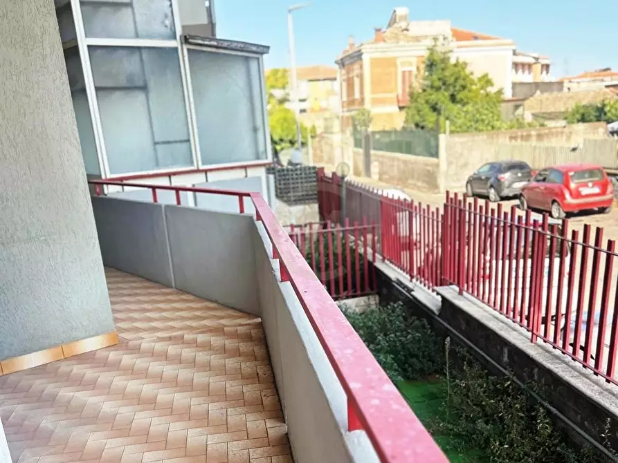 Immagine 2 di Locale commerciale in affitto  a Mascalucia