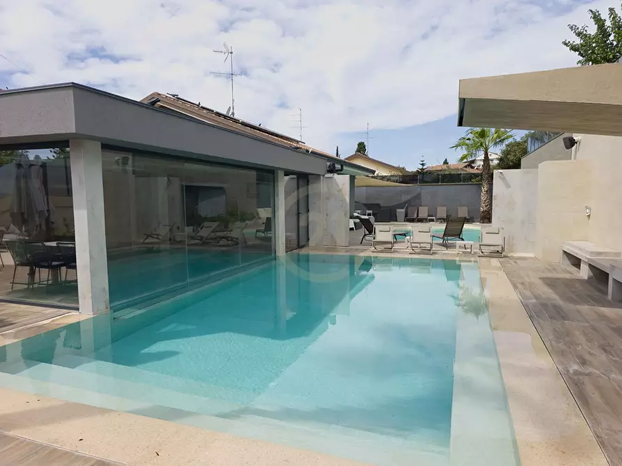 Immagine 20 di Villa in vendita  a Mascalucia