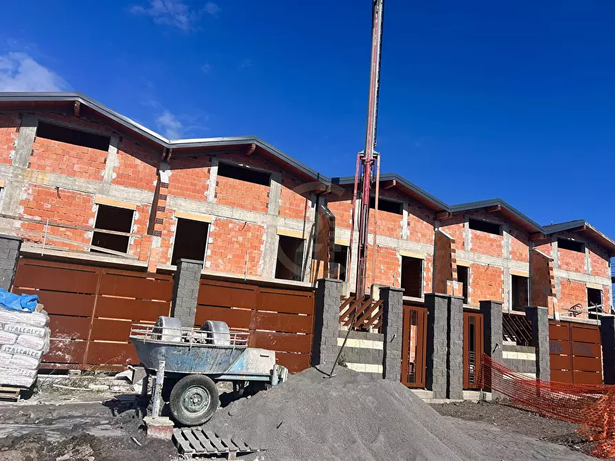 Immagine 3 di Villa in vendita  a San Giovanni La Punta