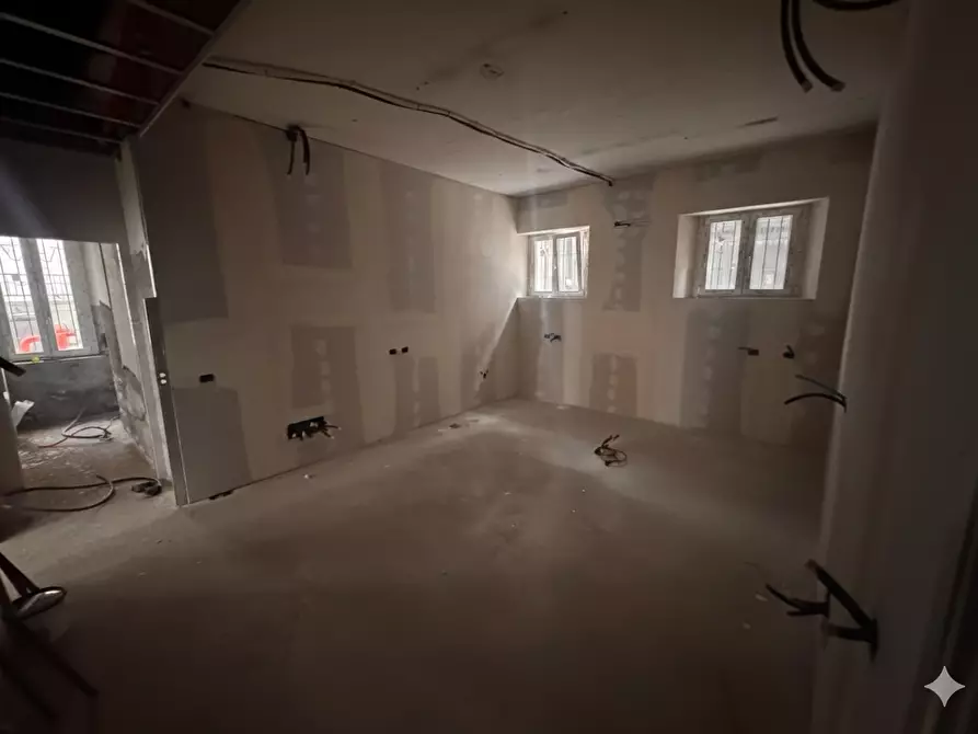 Immagine 21 di Locale commerciale in vendita  in Via XXIV Maggio 25 a Fornovo Di Taro