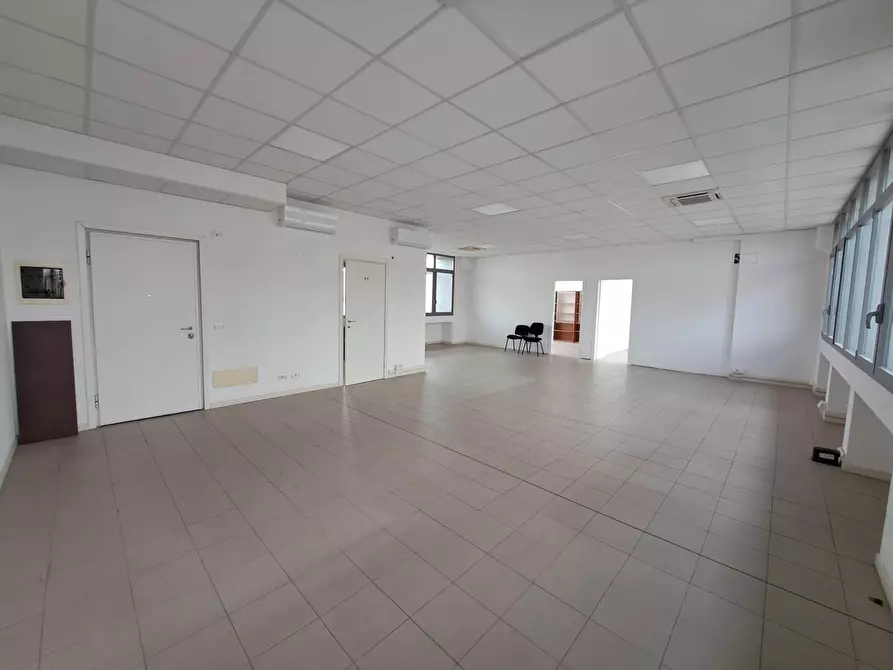 Immagine 4 di Ufficio in affitto  in Via Mario Fantelli 12 a Parma