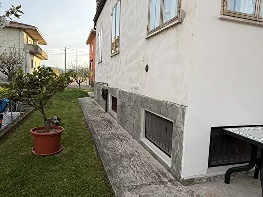 Immagine 9 di Casa trifamiliare in vendita  in Via Torino a Collecchio