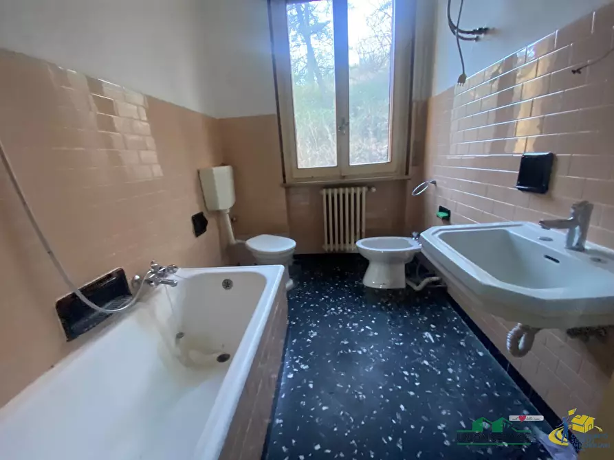 Immagine 13 di Bilocale in vendita  in Via Partigiani D'Italia 7 a Fornovo Di Taro