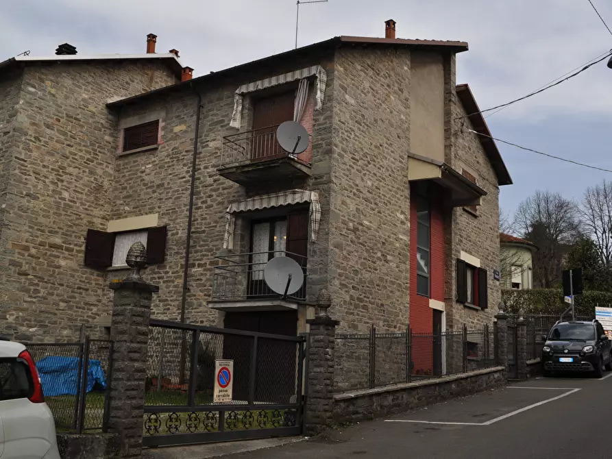 Immagine 42 di Trilocale in vendita  in Via Trento 13 a Bedonia