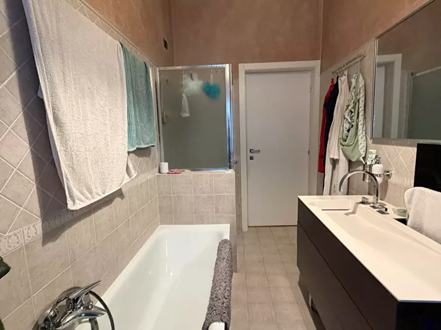 Immagine 23 di Trilocale in vendita  in Via Torino a Collecchio