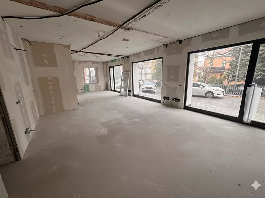 Immagine 16 di Locale commerciale in vendita  in Via XXIV Maggio 25 a Fornovo Di Taro