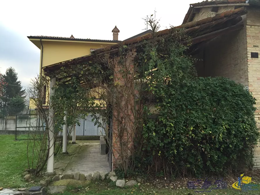 Immagine 7 di Rustico / casale in vendita  a Traversetolo