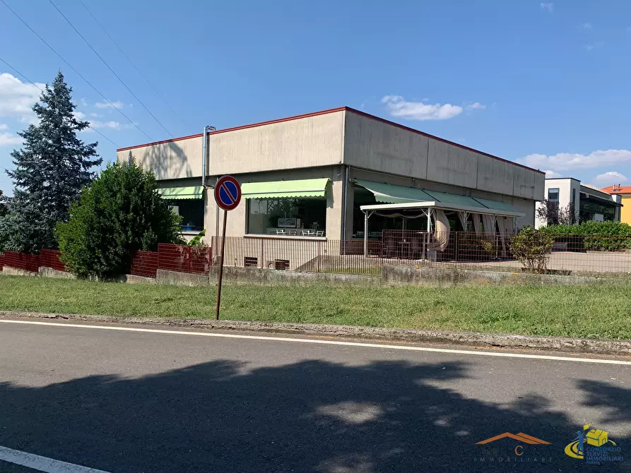 Immagine 1 di Attività artigianale in vendita  a Collecchio