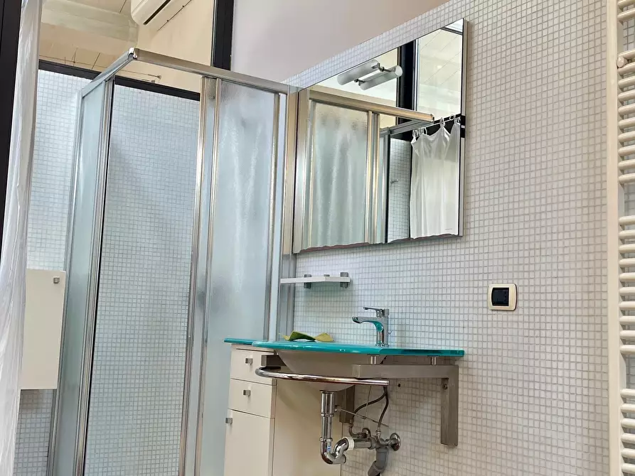 Immagine 11 di Mansarda in affitto  in Strada Massimo D'Azeglio 100 a Parma