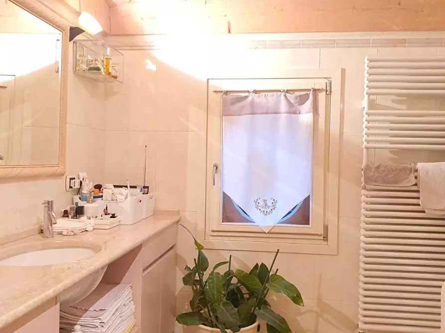 Immagine 33 di Trilocale in vendita  in Via Francesco Cassoli a Reggio Nell'emilia