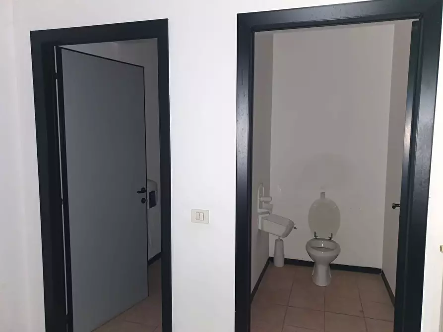Immagine 19 di Ufficio in affitto  in Via Emilia Est 210 a Parma