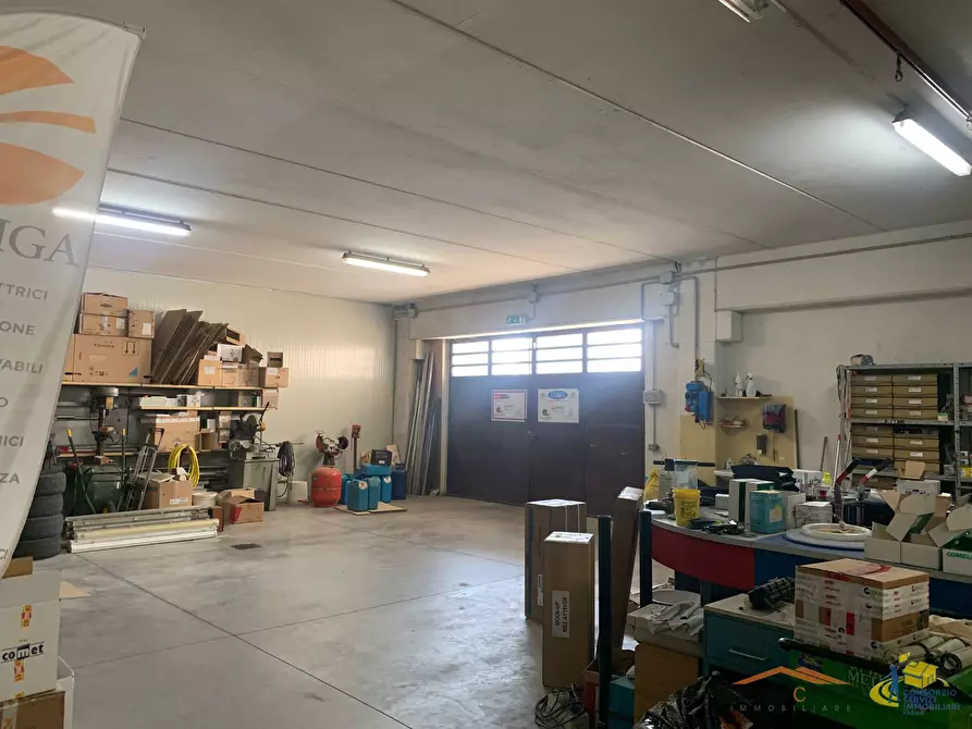 Immagine 5 di Attività artigianale in vendita  a Collecchio