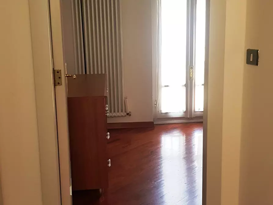 Immagine 25 di Trilocale in affitto  in Borgo Schizzati 17 a Parma
