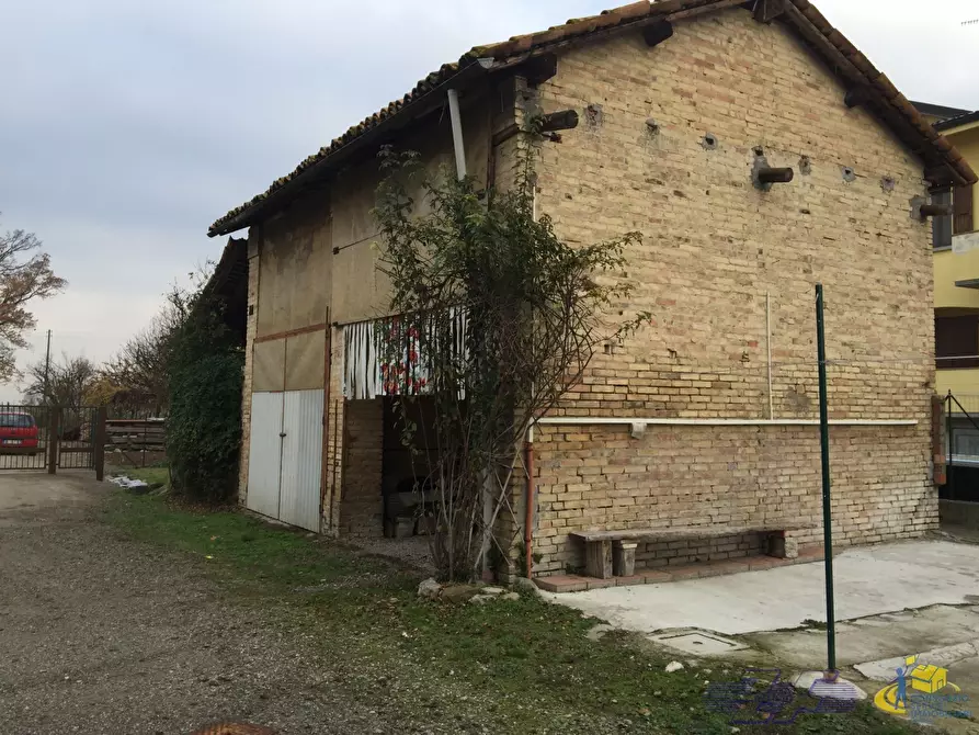Immagine 8 di Rustico / casale in vendita  a Traversetolo