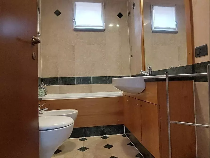 Immagine 9 di Pentalocale in vendita  a Sorbolo Mezzani
