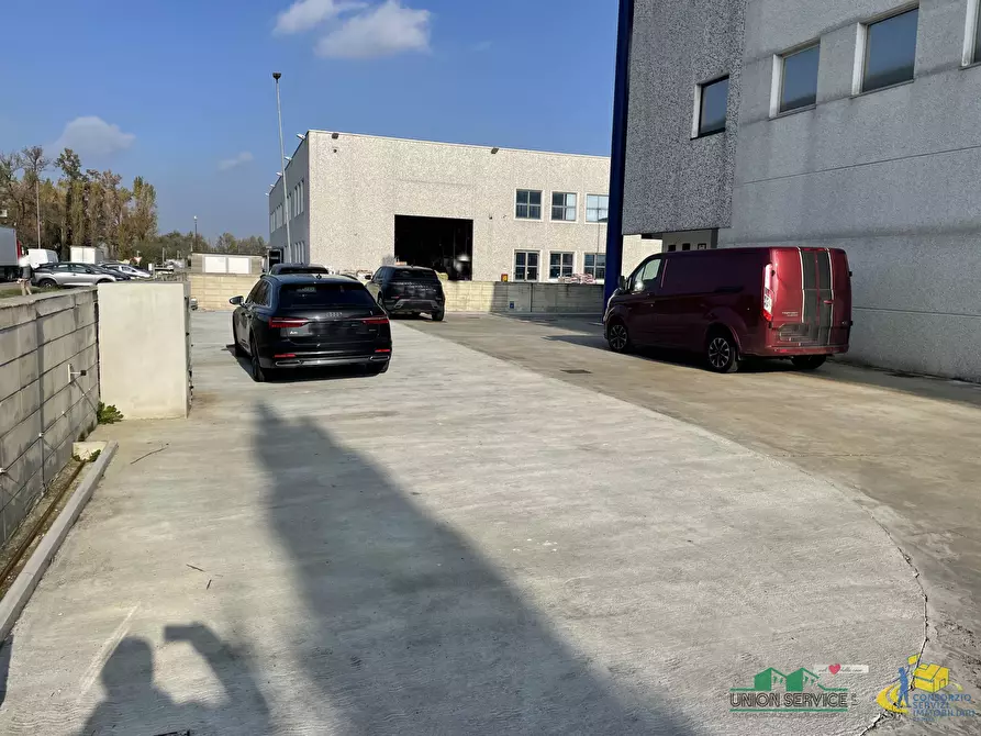 Immagine 3 di Attività artigianale in vendita  in Via Alfred Bernhard Nobel a Parma