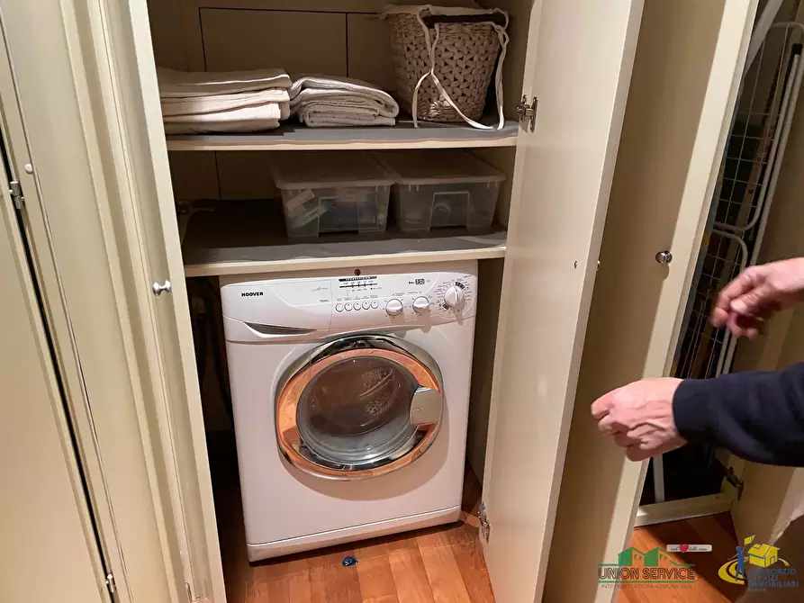 Immagine 12 di Bilocale in vendita  in via sidoli a Parma