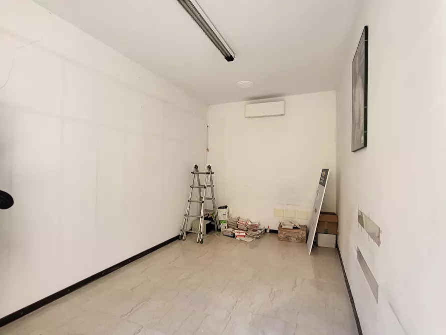 Immagine 15 di Ufficio in vendita  in Strada Cavour 24 a Parma