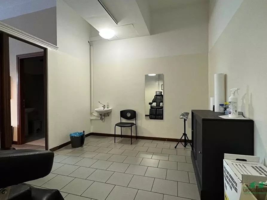 Immagine 12 di Attività commerciale in vendita  in Via La Spezia 32 a Collecchio