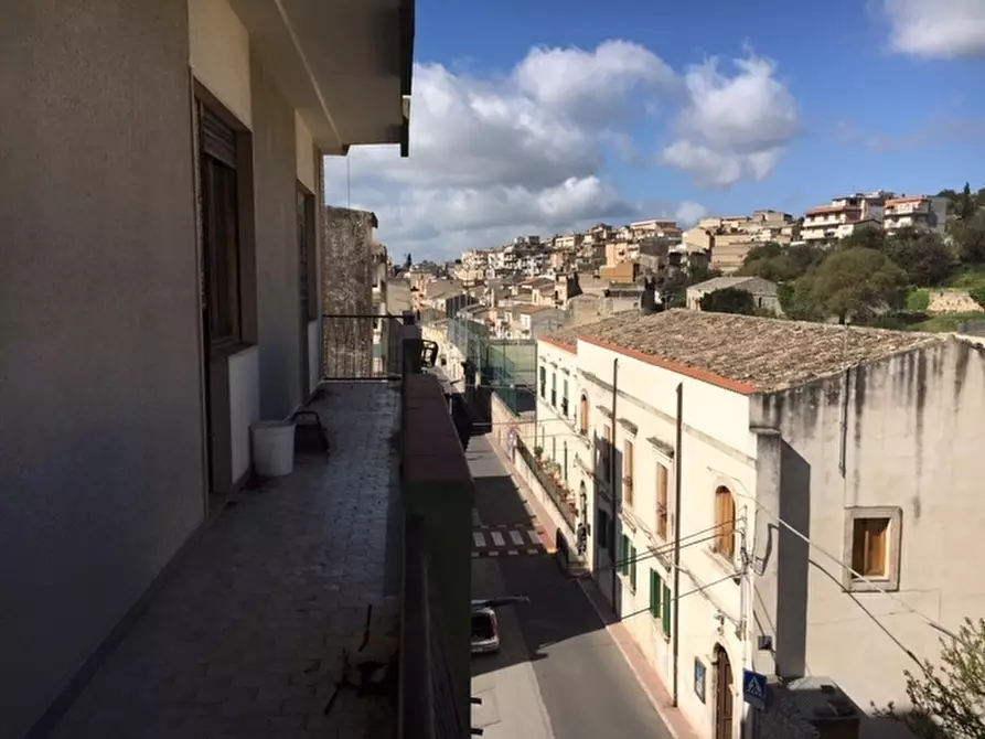 Immagine 5 di Appartamento in vendita  in VIA NAZARIO SAURO 1 a Modica