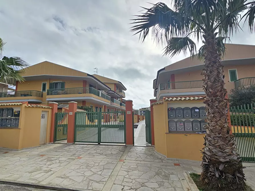 Immagine 2 di Appartamento in vendita  in Via Luciano Sortino 2 a Pozzallo