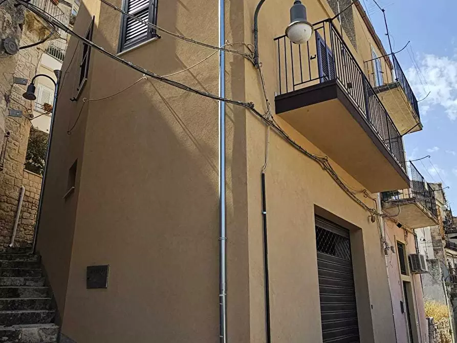 Immagine 3 di Casa indipendente in vendita  in Via Leni 4 a Modica