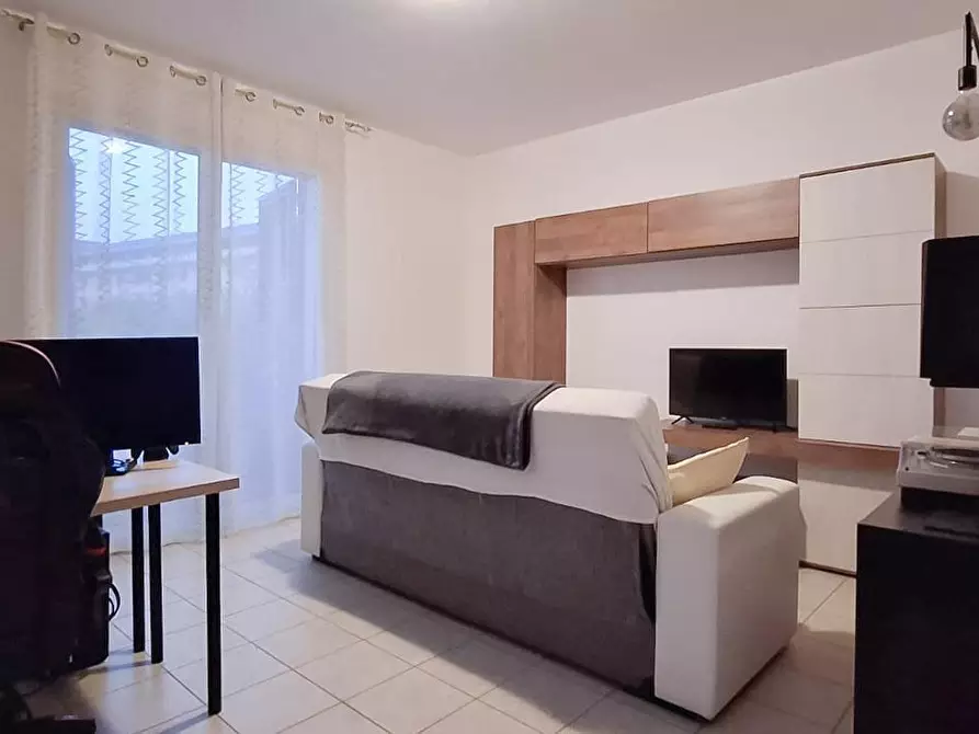 Immagine 10 di Appartamento in affitto  in Via Resistenza Partigiana a Modica