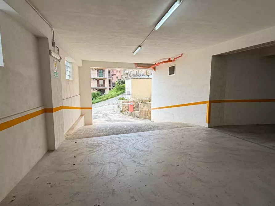 Immagine 21 di Attico in vendita  in Via Roma a Modica