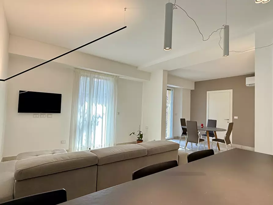 Immagine 13 di Trilocale in vendita  in Via delle Rose 31 a San Pietro In Casale