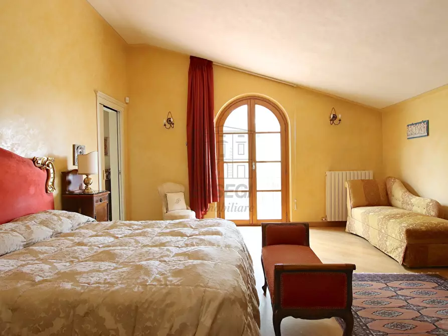 Immagine 19 di Villa in vendita  in Via dei Cotani 211 a Lucca