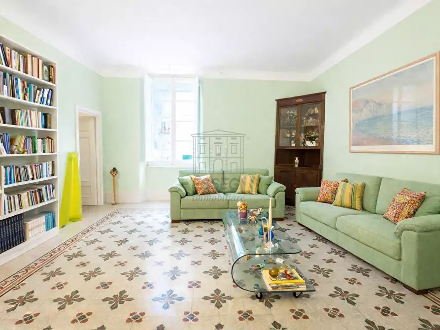 Immagine 2 di Appartamento in vendita  in Piazza Santa Maria Bianca a Lucca