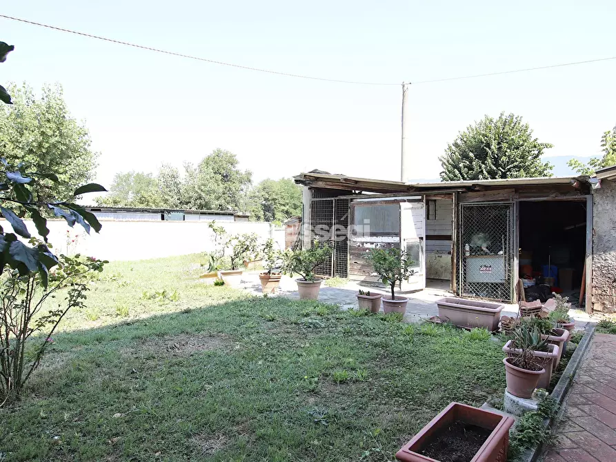 Immagine 46 di Villa in vendita  in Via del Parco 49 a Capannori