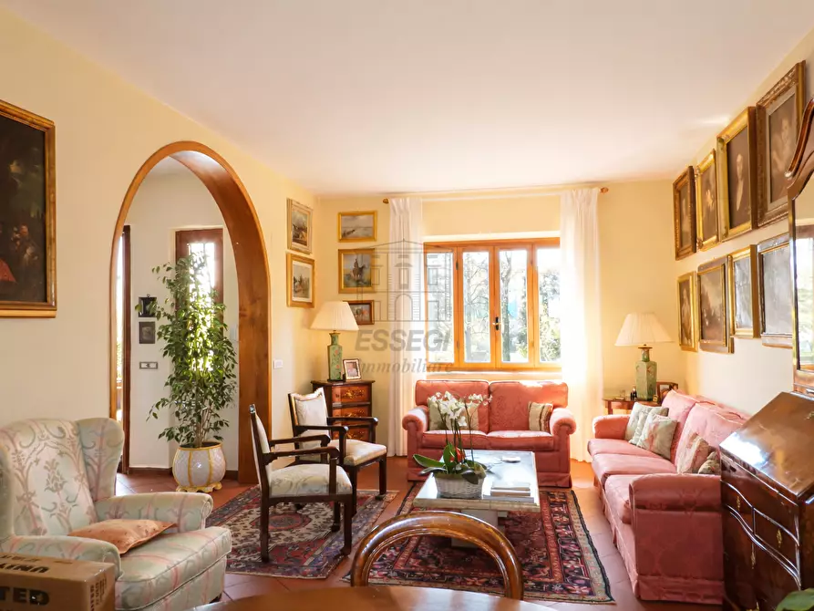 Immagine 4 di Villa in vendita  in Traversa II Via Vecchia Pesciatina 84 a Lucca