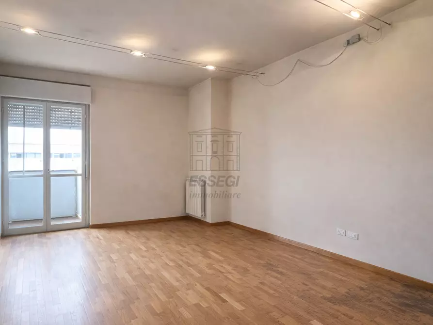 Immagine 3 di Appartamento in vendita  in Via San Marco 555 a Lucca